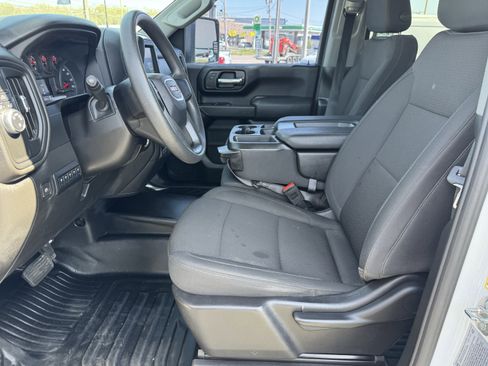 Used 2024 GMC Sierra 2500 Pro w/ Convenience Package image 10