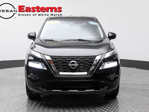 Used 2023 Nissan Rogue SV image 2