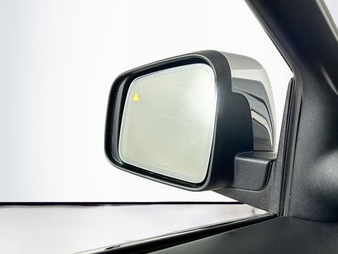 Used 2019 Jeep Grand Cherokee Overland image 16