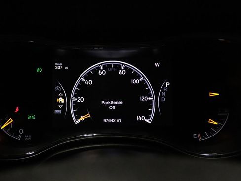 Used 2018 Jeep Grand Cherokee Altitude image 17