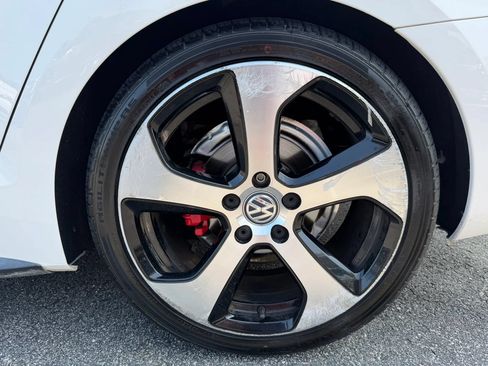 Used 2014 Volkswagen Jetta GLI Autobahn FWD image 35