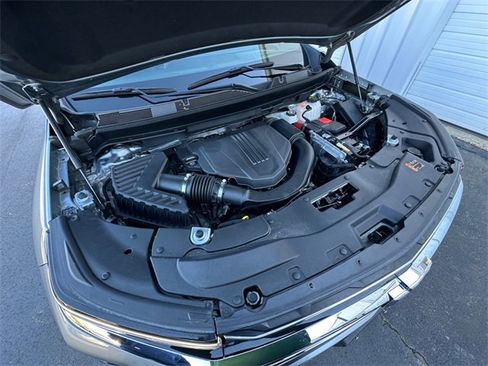 Used 2024 Chevrolet Traverse LT image 32