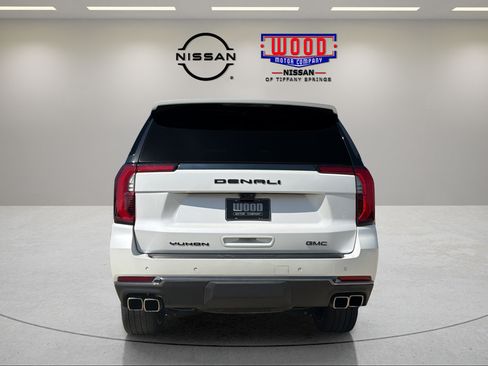 Used 2025 GMC Yukon Denali Ultimate AWD/4WD image 3