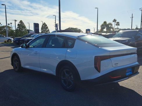 Used 2025 Kia K4 LXS image 7