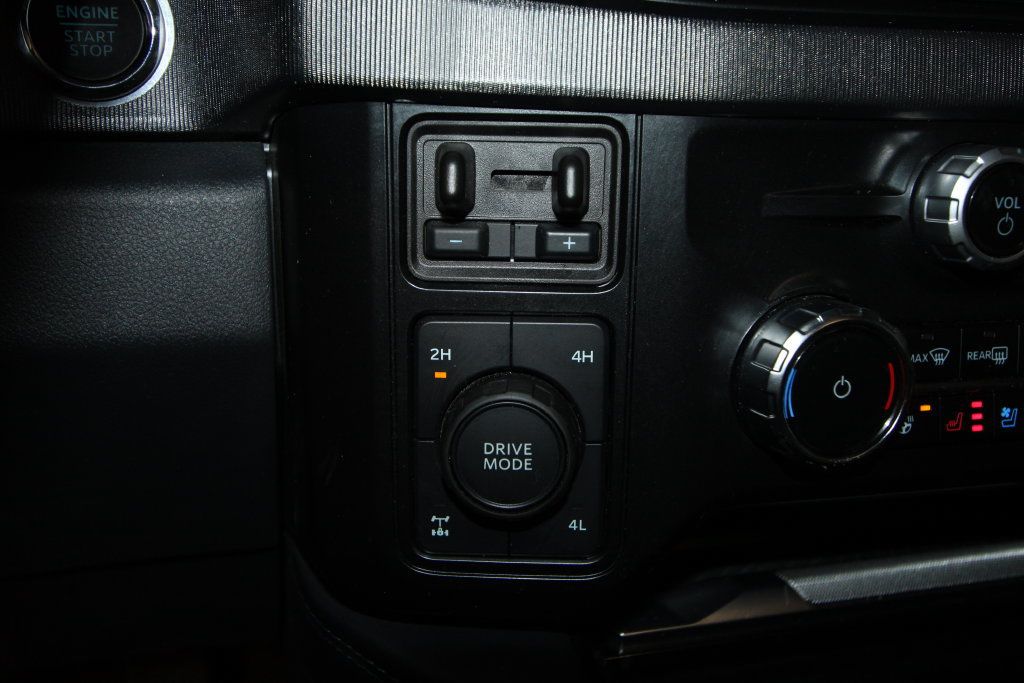 Used 2025 Ford F350 Platinum AWD/4WD image 18