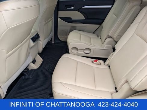 Used 2019 Toyota Highlander XLE AWD/4WD image 20
