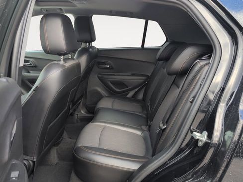 Used 2019 Chevrolet Trax LT w/ Sun & Sound Package image 13