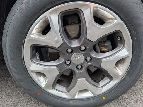 Used 2019 Jeep Compass Limited AWD/4WD image 9