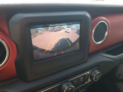 Used 2021 Jeep Wrangler Unlimited Rubicon w/ Safety Group image 19