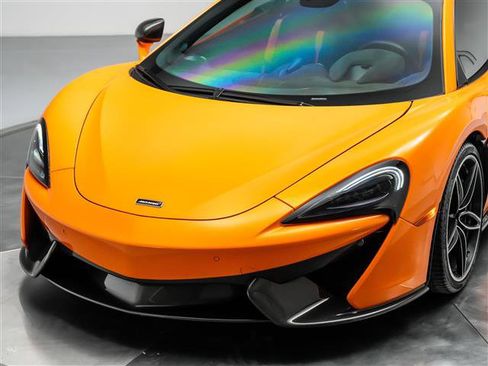 Used 2017 McLaren 570S image 9