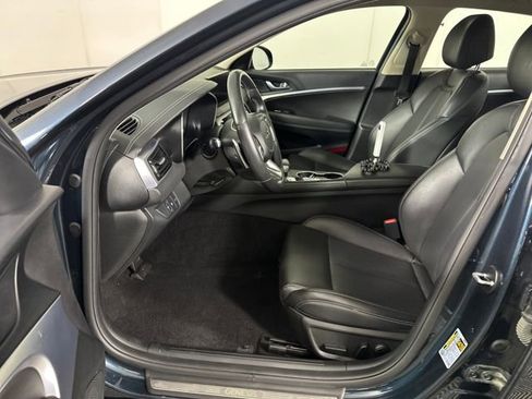 Used 2023 Genesis G70 2.0T image 11