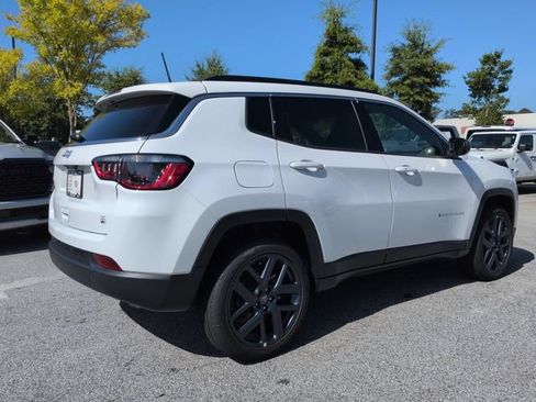 New 2026 Jeep Compass Latitude AWD/4WD image 4