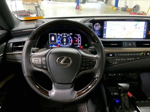 Used 2019 Lexus ES 350 image 5