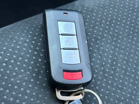 Used 2025 Mitsubishi Eclipse Cross SE image 28