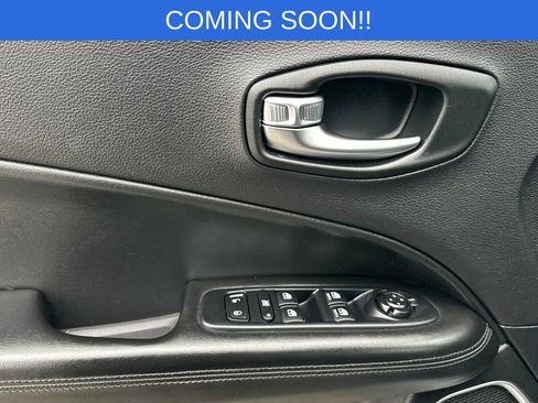 Used 2018 Jeep Compass Latitude w/ Popular Equipment Group image 11