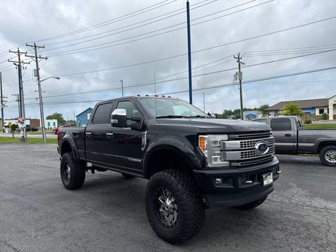 Used 2017 Ford F250 Platinum w/ Platinum Ultimate Package AWD/4WD image 7