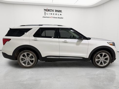 Used 2020 Ford Explorer Platinum w/ Premium Technology Package AWD/4WD image 6