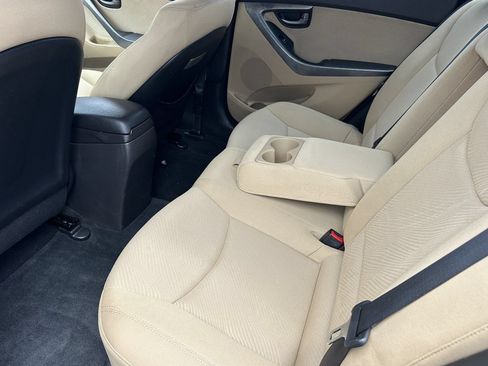 Used 2013 Hyundai Elantra GLS w/ Preferred Pkg FWD image 12