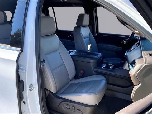 Used 2024 Chevrolet Suburban LT image 20