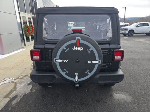 Used 2025 Jeep Wrangler Sport image 5