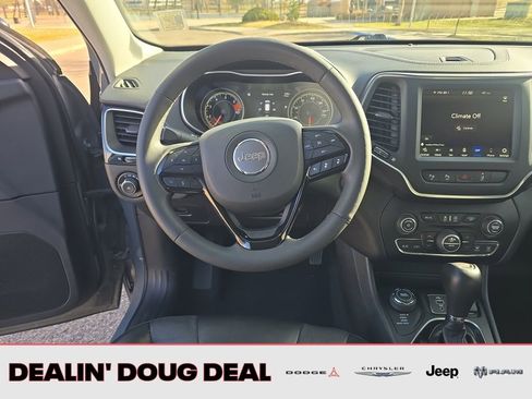 Used 2023 Jeep Cherokee Altitude Lux image 14