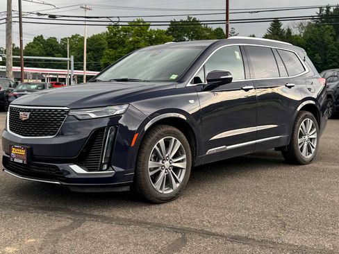Used 2025 Cadillac XT6 Premium Luxury AWD/4WD image 7