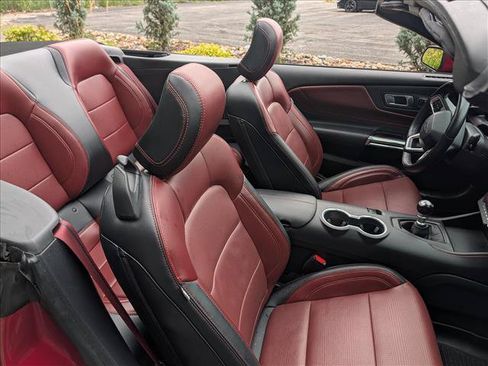 Used 2025 Ford Mustang GT Premium RWD image 21