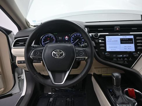 Used 2018 Toyota Camry XLE FWD image 34