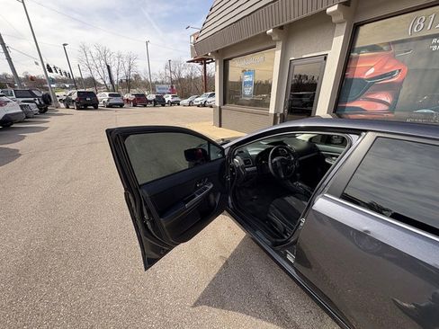 Used 2016 Subaru Impreza 2.0i Premium image 9