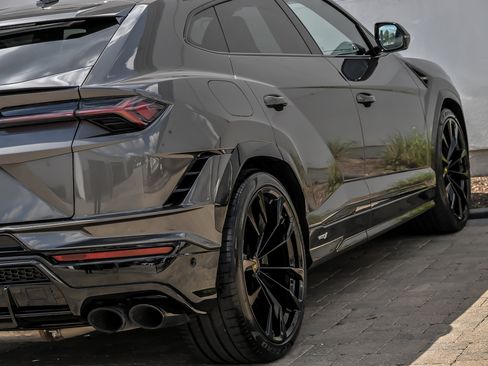 Used 2024 Lamborghini Urus S AWD/4WD image 8