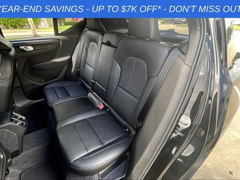 Used 2025 Volvo XC40 B5 Core w/ Protection Package Premier image 22