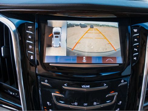 Used 2017 Cadillac Escalade ESV Premium Luxury AWD/4WD image 22
