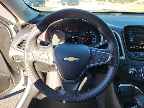 Used 2024 Chevrolet Malibu LT image 16