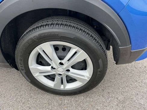 Certified 2025 Nissan Kicks Play S FWD image 11