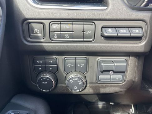 Used 2021 Chevrolet Suburban Premier w/ Premium Package image 26