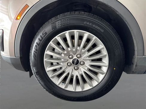 Used 2019 Lincoln Nautilus Premier image 20