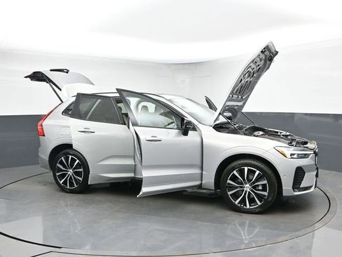 Used 2023 Volvo XC60 B5 Plus w/ Climate Package AWD/4WD image 52