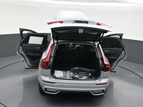 New 2026 Volvo XC60 B5 Plus AWD/4WD image 33