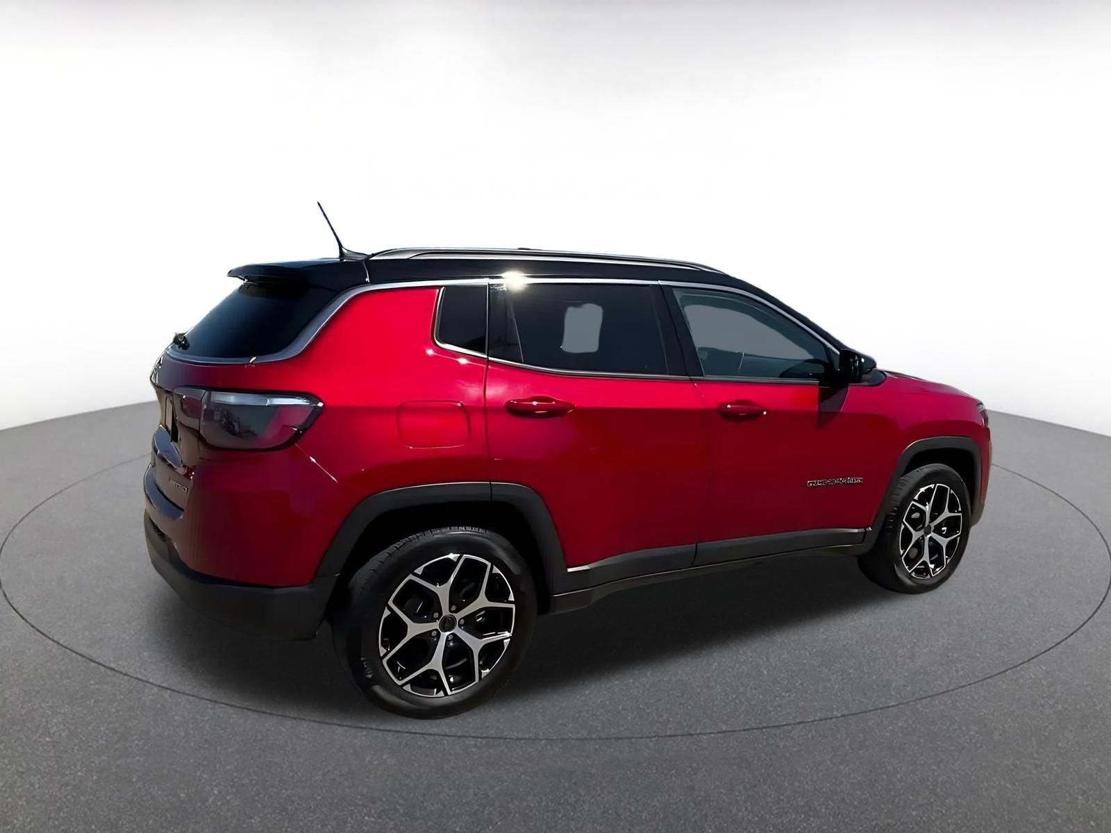 Used 2025 Jeep Compass Limited AWD/4WD image 13