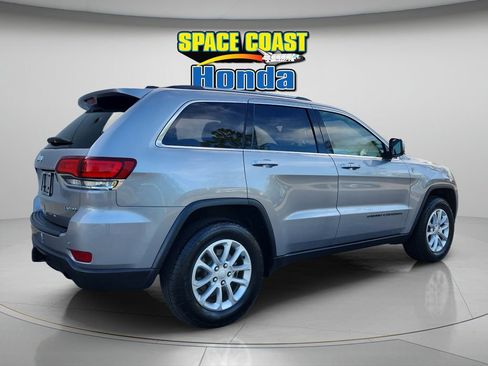 Used 2021 Jeep Grand Cherokee Laredo AWD/4WD image 3