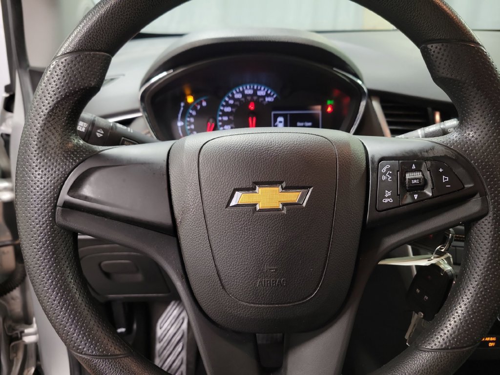 Used 2017 Chevrolet Trax LS AWD/4WD image 24