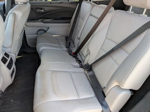 Used 2018 Honda Pilot Touring image 36