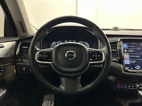 Used 2017 Volvo XC90 T6 Momentum w/ Vision Package AWD/4WD image 11