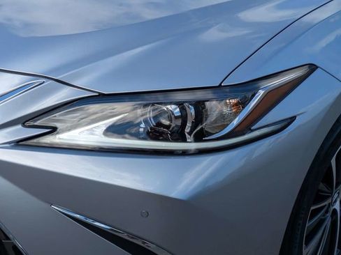 Used 2025 Lexus ES 350 w/ Premium Package FWD image 14