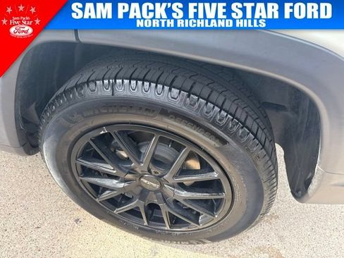 Used 2018 Jeep Compass Latitude w/ Popular Equipment Group FWD image 7