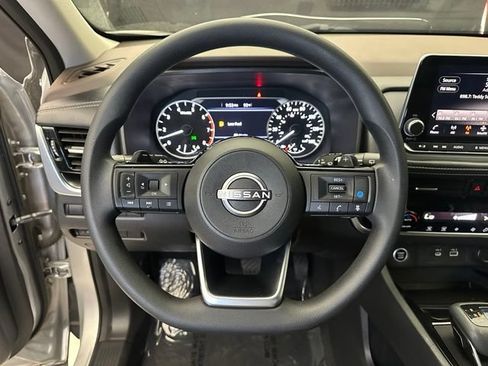 Used 2022 Nissan Rogue SV AWD/4WD image 25