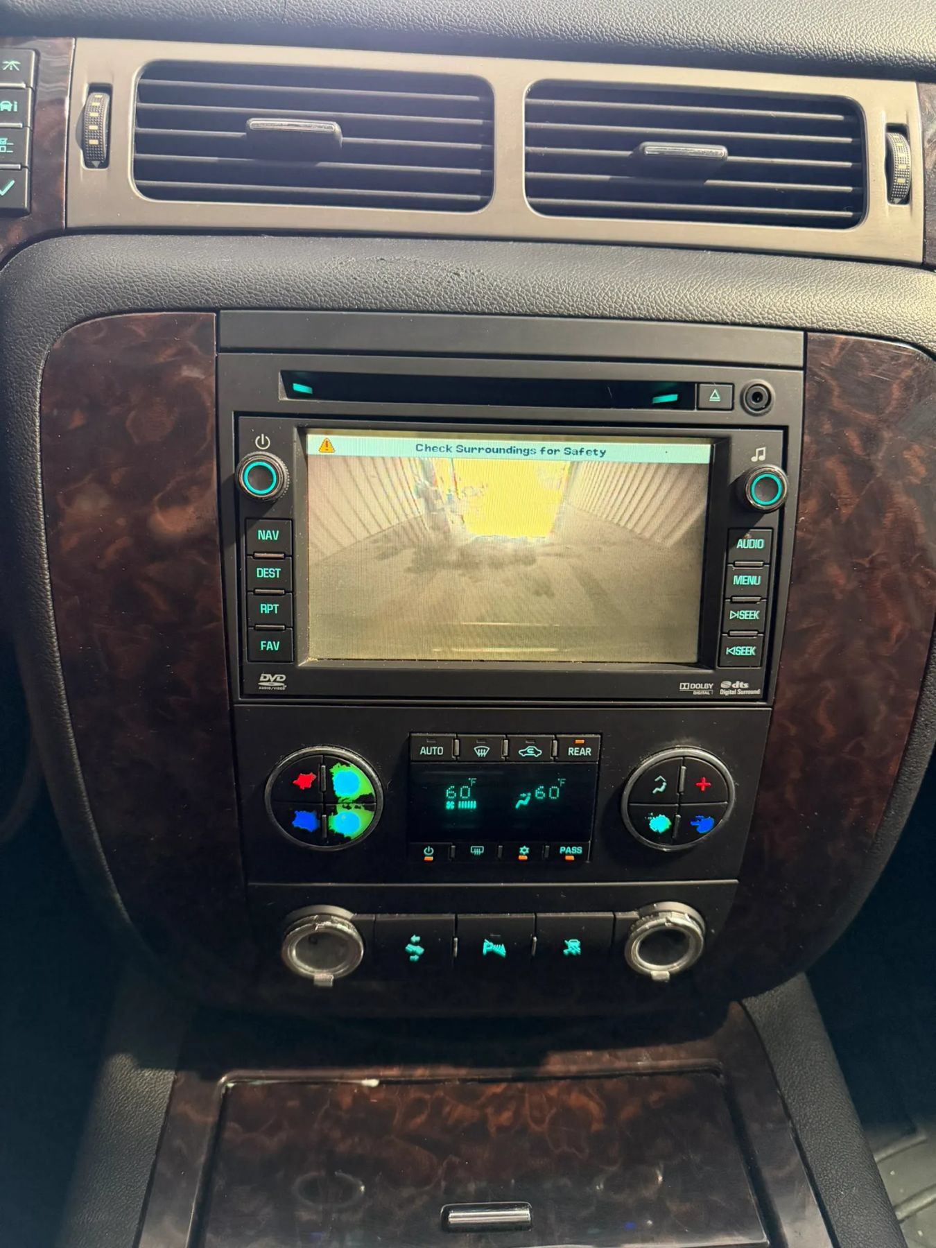 Used 2011 GMC Yukon Denali RWD image 36