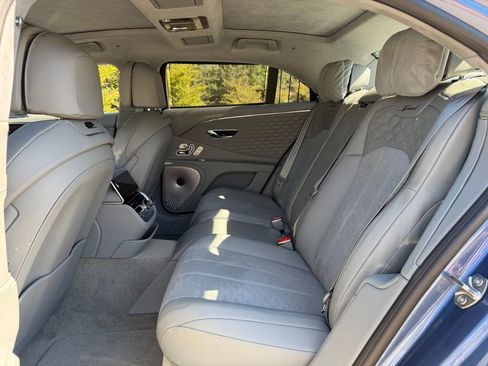 New 2025 Bentley Flying Spur Plug-In Hybrid image 42