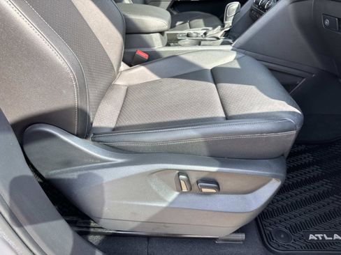 Used 2019 Volkswagen Atlas SEL R-Line AWD/4WD image 12