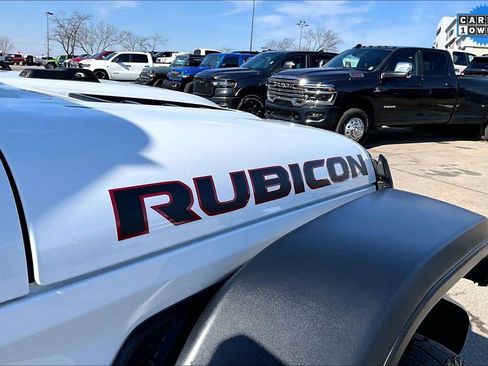 Used 2024 Jeep Gladiator Rubicon w/ Convenience Group image 11